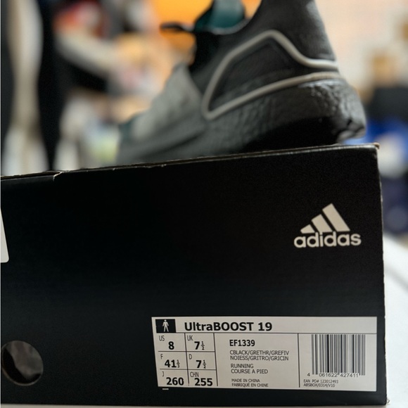 NEW WITH TAGS/BOX Ultraboost 19 size 8M / 9.5W - Picture 3 of 3